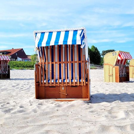 Moderne 1 Zimmer Ferienwohnung Mit Sonnenterrasse Und Parkplatz, In Ruhiger Lage, Nur Wenige Gehminuten Zum Ostsee Sandstrand Scharbeutz Kültér fotó
