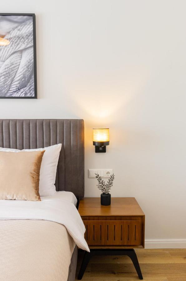 Moderne 1 Zimmer Ferienwohnung Mit Sonnenterrasse Und Parkplatz, In Ruhiger Lage, Nur Wenige Gehminuten Zum Ostsee Sandstrand Scharbeutz Kültér fotó
