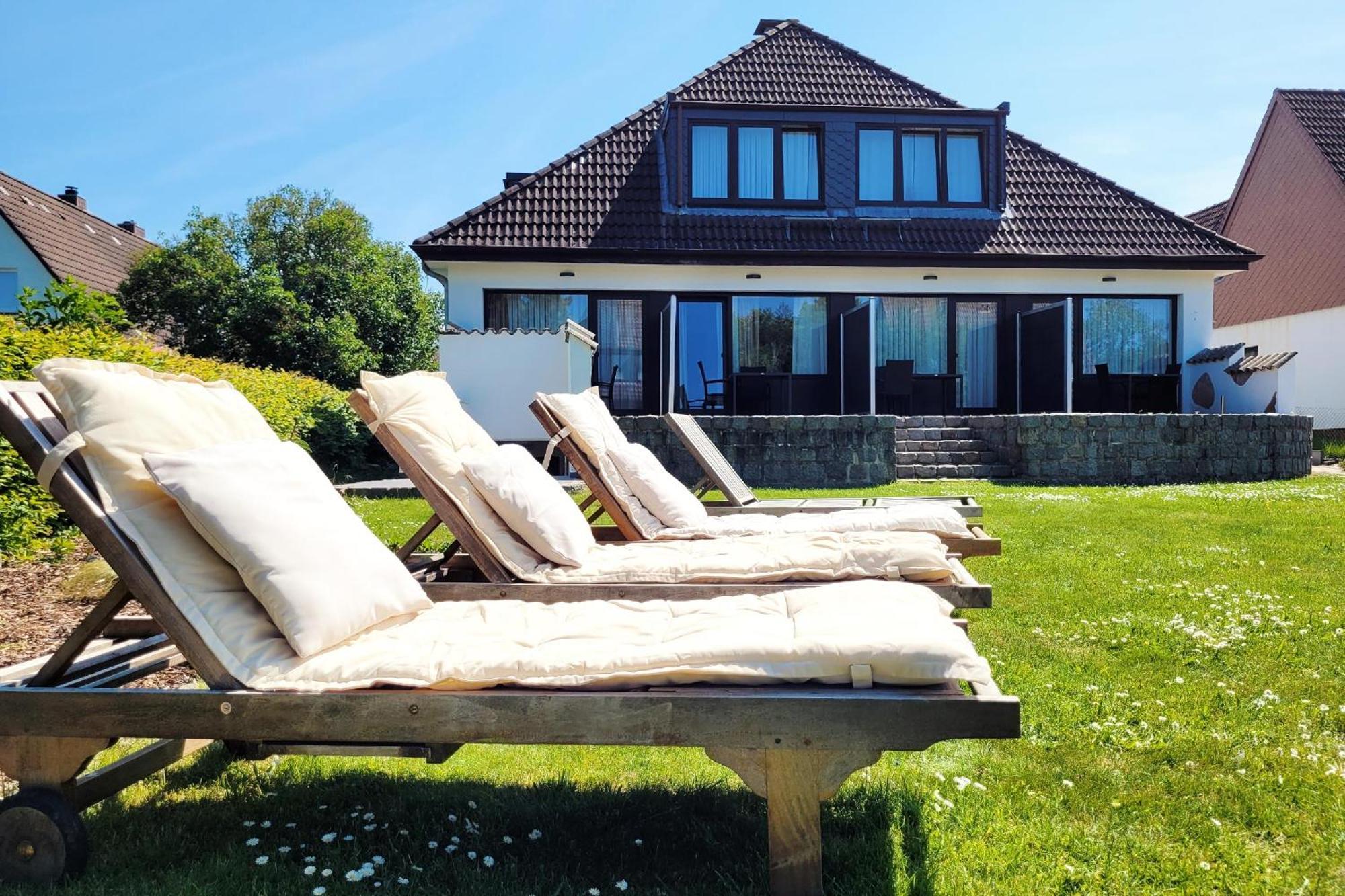 Moderne 1 Zimmer Ferienwohnung Mit Sonnenterrasse Und Parkplatz, In Ruhiger Lage, Nur Wenige Gehminuten Zum Ostsee Sandstrand Scharbeutz Kültér fotó